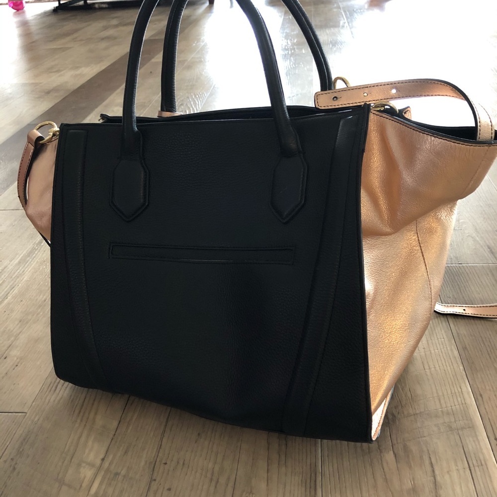 G.I.L.I Leather purse